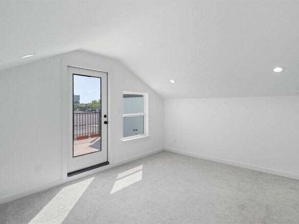 Building Photo - 2921 El Fenice Ln