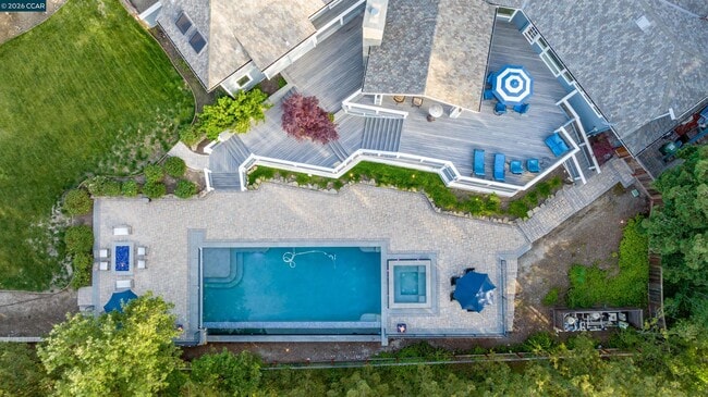 Building Photo - 2324 Saddleback Dr