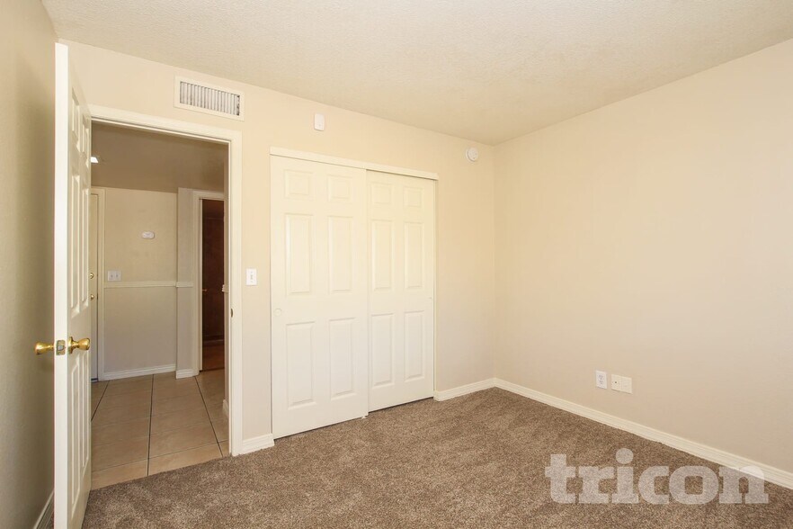 Building Photo - 7434 W Sierra St