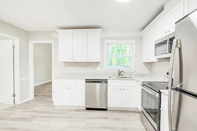 Building Photo - 1311 Clermont Rd