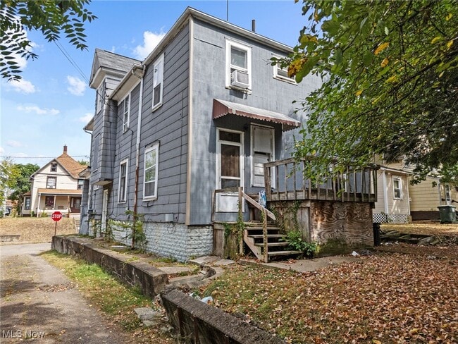 Building Photo - 1018 9th St NW