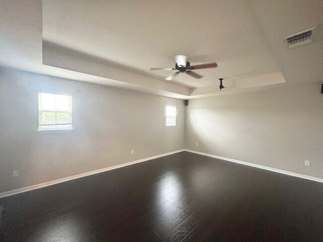 Building Photo - Gorgeous 4 Bed/ 3Bath house for rent! Avai...