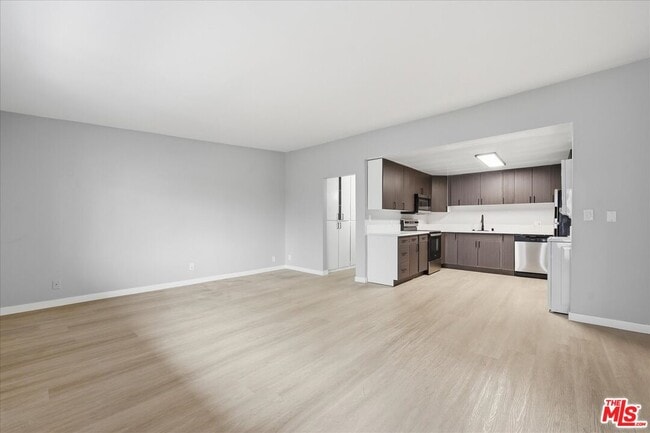 Building Photo - 3320 Pacific Ave