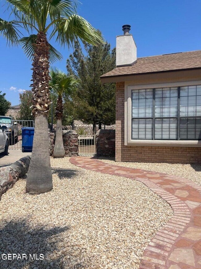 Building Photo - 808 Merriman Dr