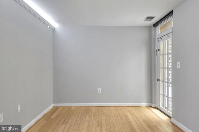 Building Photo - 1308 Clifton St NW
