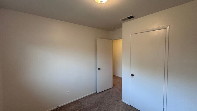 Building Photo - 2004 Robbie Ave