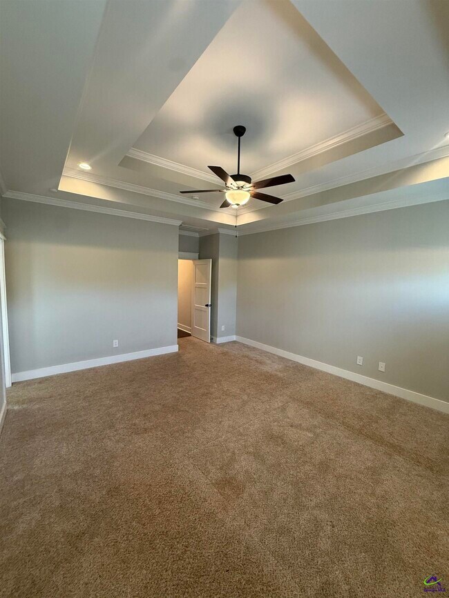 Building Photo - 221 Perth Ct