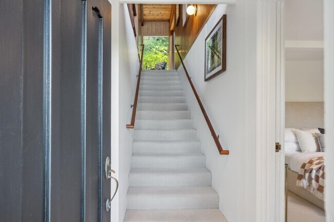 Building Photo - 45 Beverly Terrace