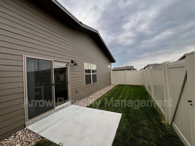 Building Photo - 1215 Claude Rd