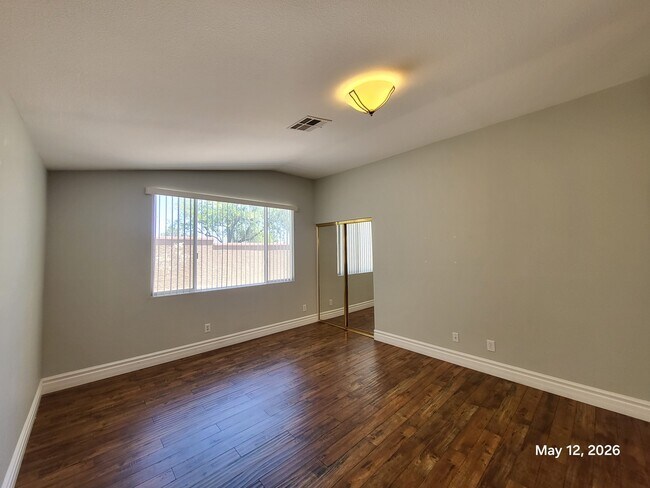 Building Photo - 10124 Hill Country Ave