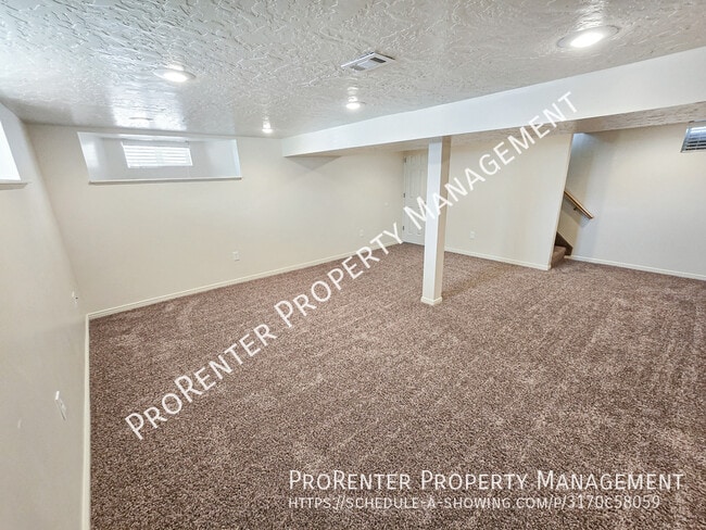 Building Photo - 1162 Collins Blvd