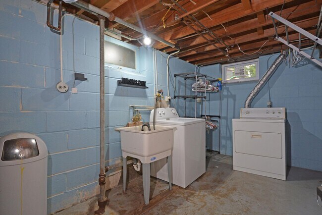 Building Photo - 5031 Drew Ave N