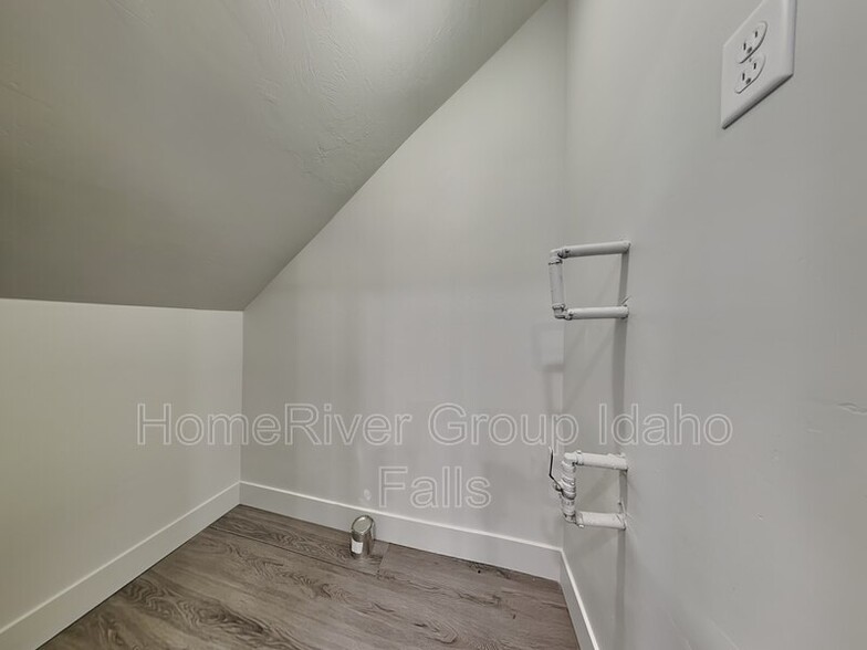 Building Photo - 651 S 2400 W