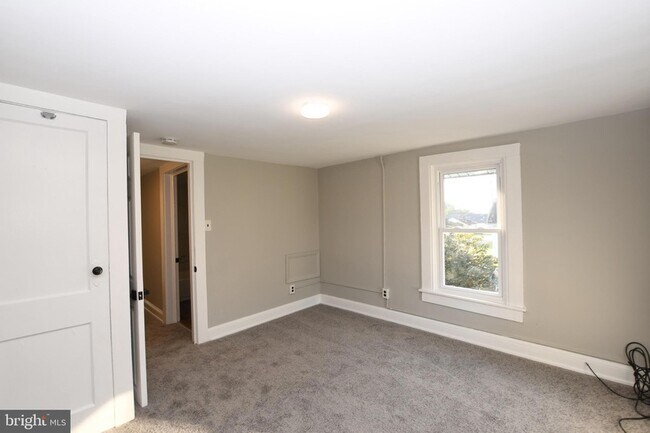 Building Photo - 14 Delaware Ave