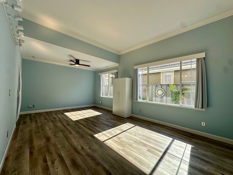 Building Photo - 554 Freeman Way