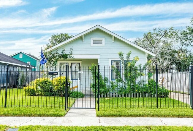 Primary Photo - 4109 De George St