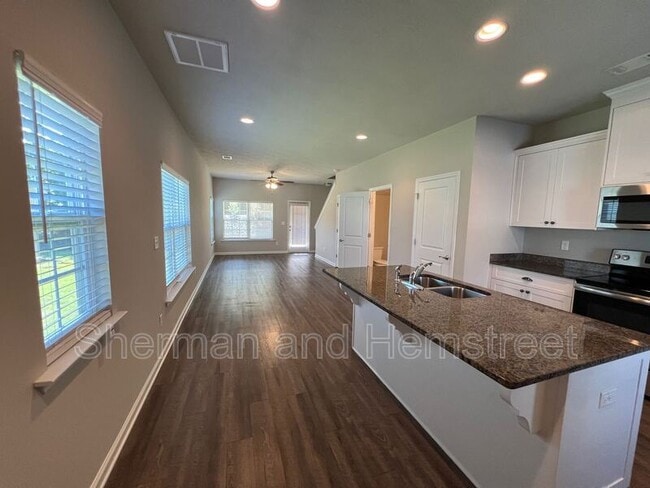 Building Photo - 616 Dobhill Ln
