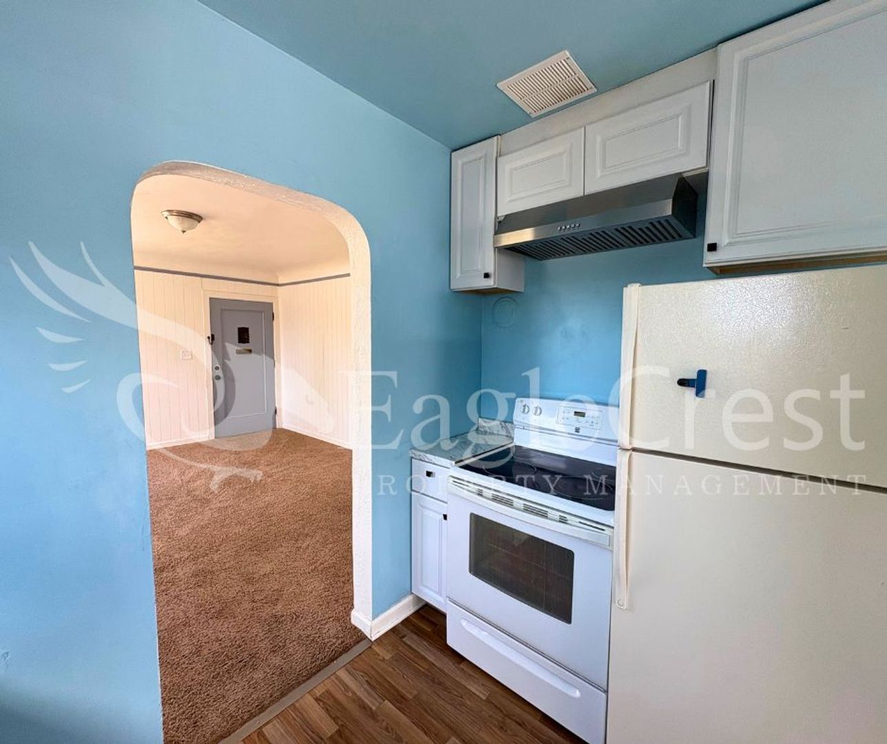 Building Photo - Charming 2-Bedroom Home with Modern Finishes & Open Yard