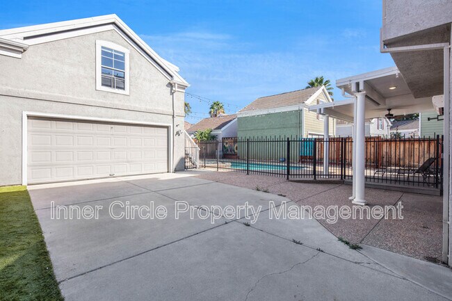 Building Photo - 342 Chaucer Dr