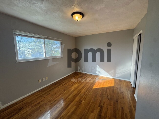 Building Photo - 3029 Rotunda Ct S