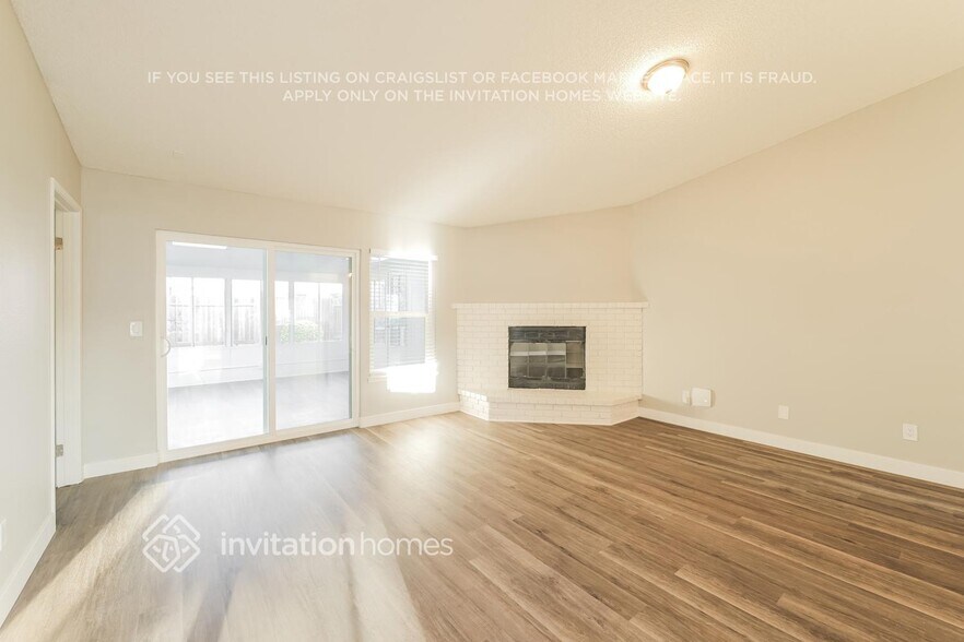 Building Photo - 1009 Murre Way