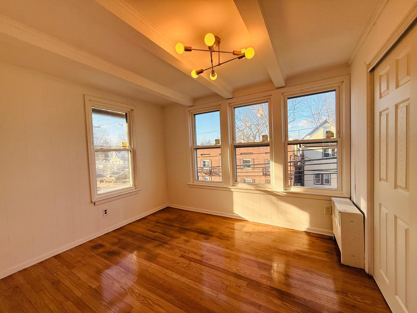 Building Photo - 86 W Main St