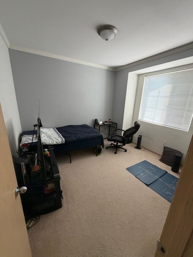 Building Photo - Private updated Large 2bed 2bath condo for rent!