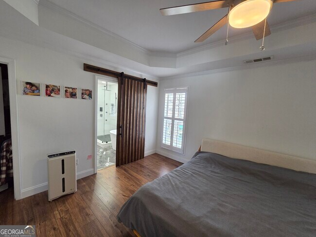 Building Photo - 1121 Vanessa Ave