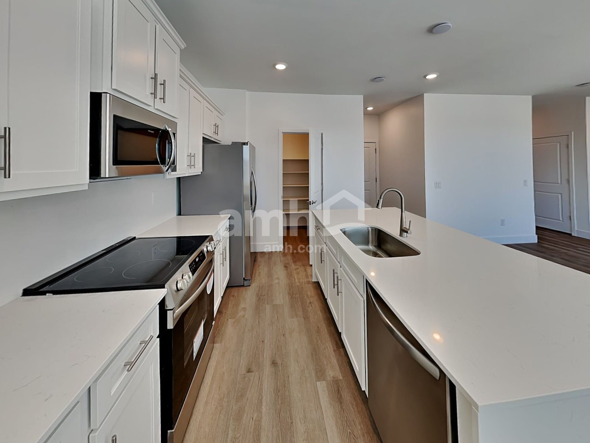 Building Photo - 9610 E Friedel Dr