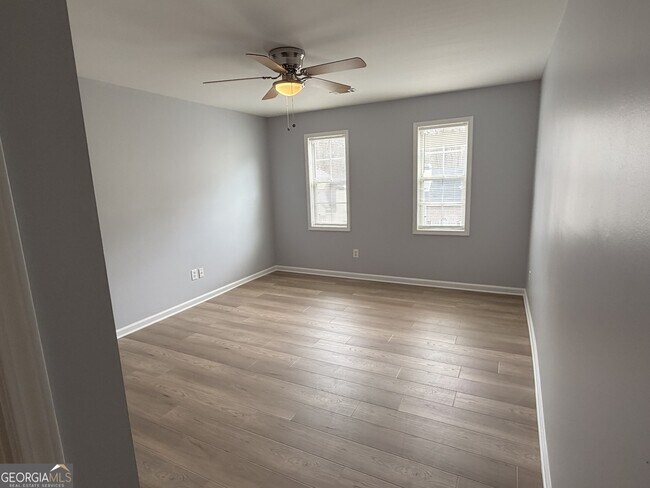 Building Photo - 113 Clarin Way