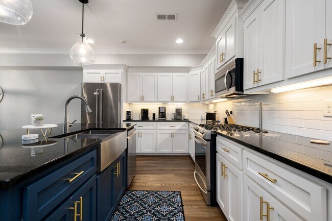Building Photo - 415 Sunbelt Dr