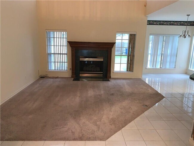 Building Photo - 4530 Oso Pkwy