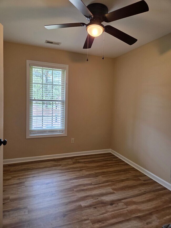 Building Photo - 2 bedroom in Sherills Ford