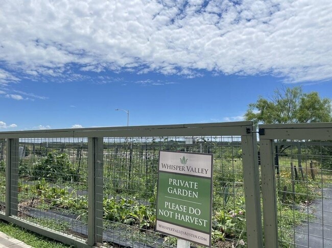 Building Photo - 9709 Morning Iris Dr