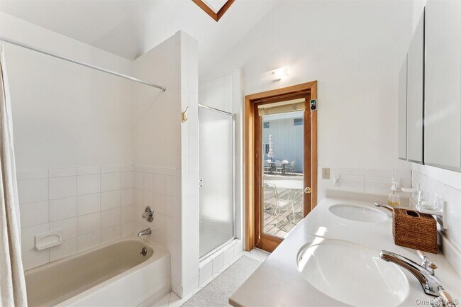 Building Photo - 18 Quogo Neck Ln