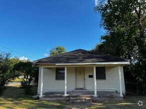 Building Photo - 1648 W Rev Dr Ransom Howard St