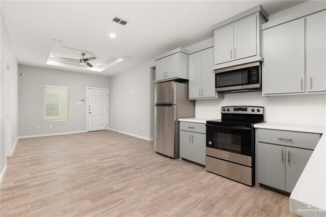 Building Photo - 18 W Hyatt Ave