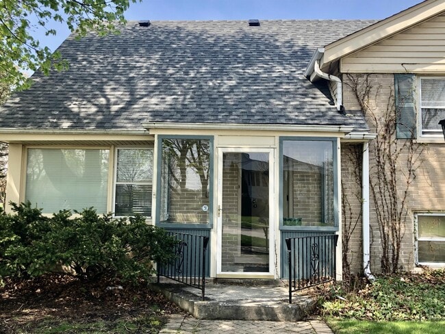Building Photo - 4240 Gilbert Ave
