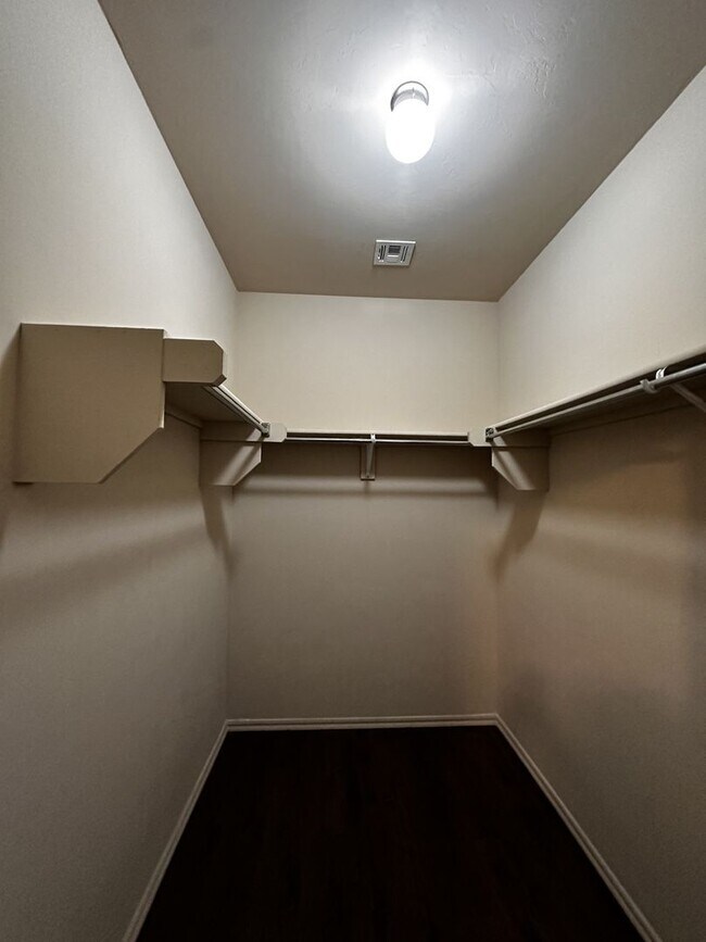 Building Photo - Spacious 4 Bedroom 2.5 Bathroom Home in Piedmont Schools