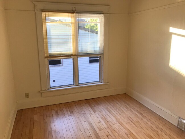 Building Photo - 509 High Ave