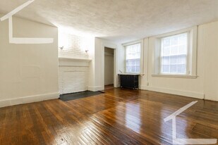 Building Photo - 90 Myrtle St