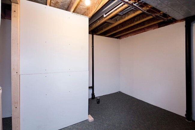 Building Photo - Home backing to foothills