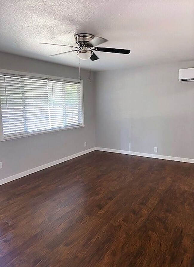 Building Photo - 4th21077 (OTF)