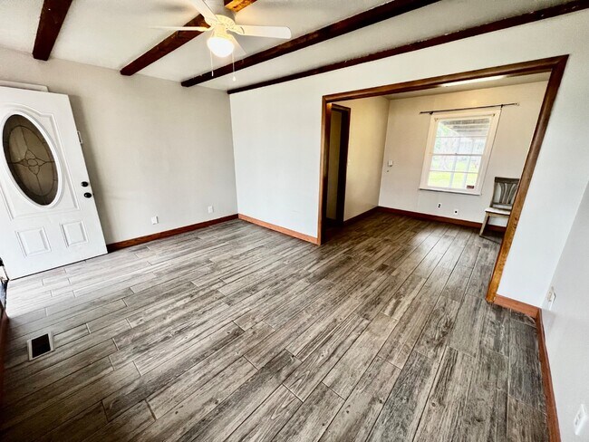 Building Photo - 2520 SW 45th St