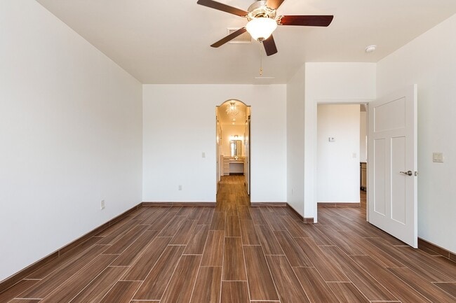 Building Photo - 4507 Mesa Central Dr
