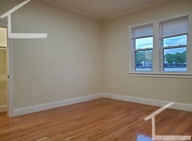 Building Photo - Coolidge Corner Area, In-Unit Washer and Dryer,  Parking for Rent