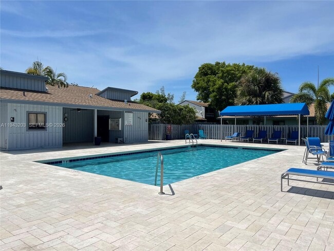 Building Photo - 1625 N 15th Terrace