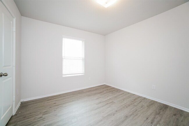 Building Photo - 312 Pronghorn Dr