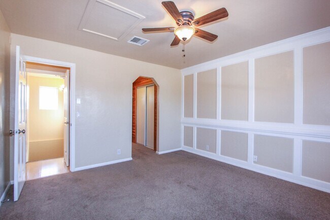 Building Photo - Large 2 story Home in Prescott Valley