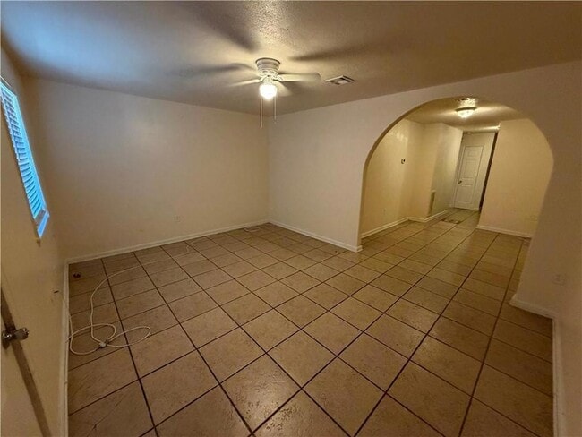 Building Photo - 3708 Shangri-La Dr